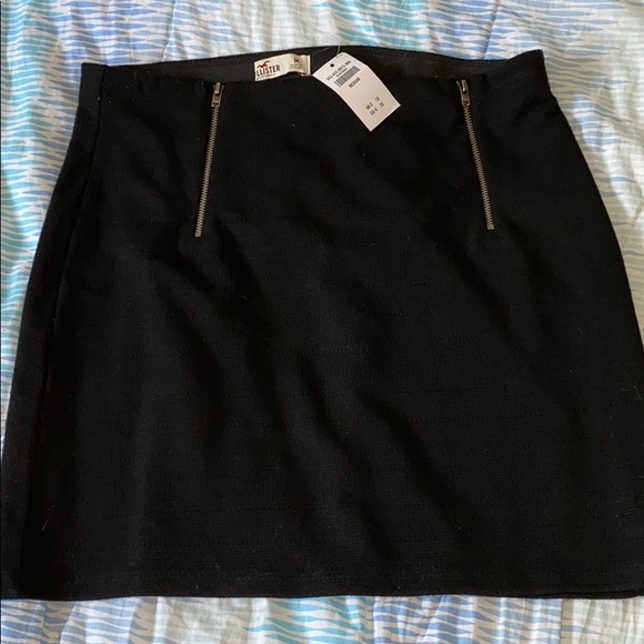 Hollister Dresses & Skirts - Hollister black mini zipper skirt